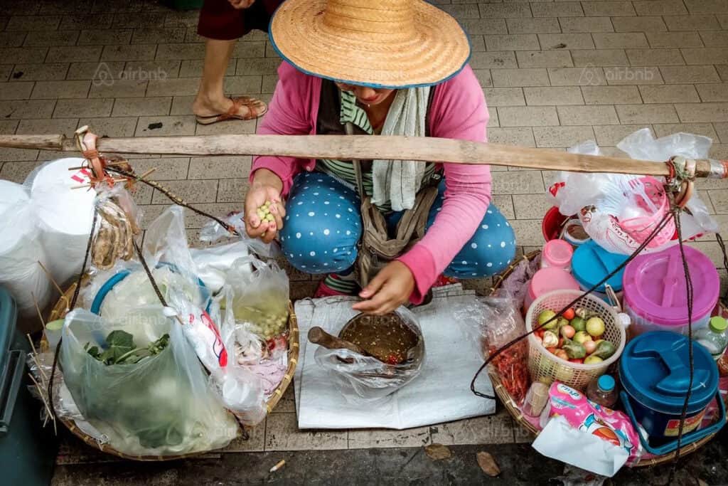 Airbnb จัดหาที่พักฟรี