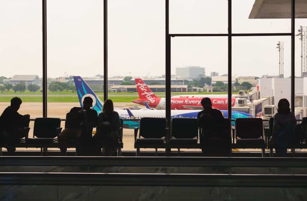 กบร. ไฟเขียว ขึ้นภาษีสนามบิน