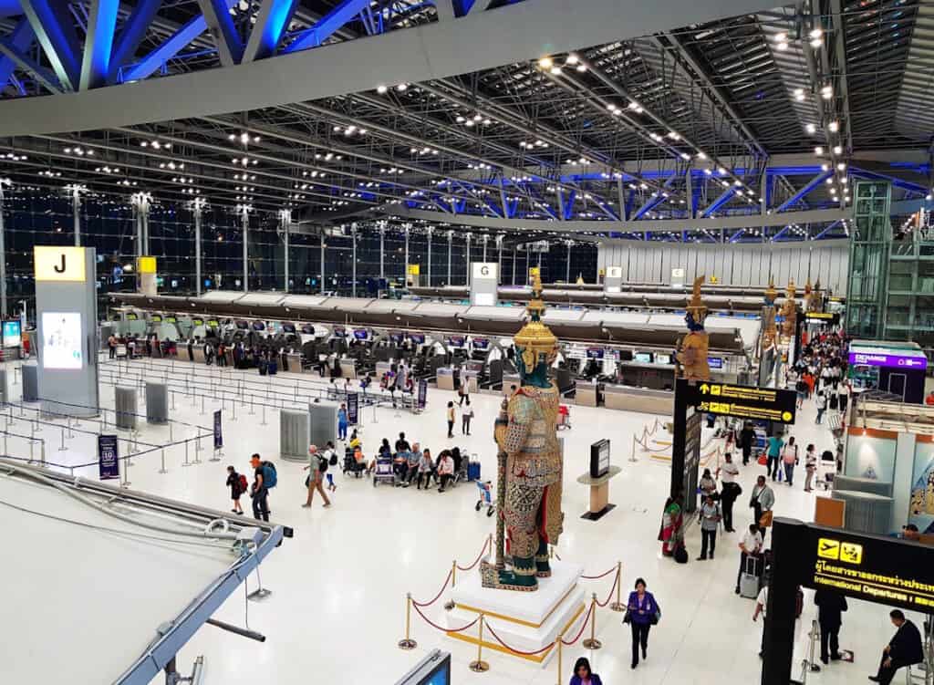 กบร. ไฟเขียว ขึ้นภาษีสนามบิน