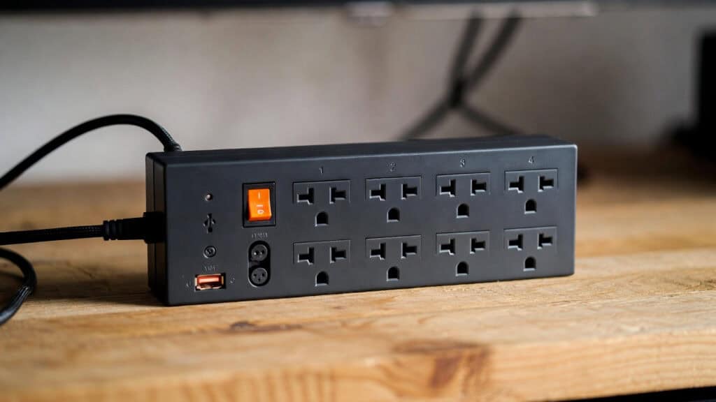 รางปลั๊กไฟกันไฟกระชาก