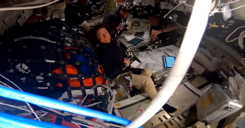 ยาน Orion บินผ่านใกล้ดวงจันทร์ที่สุด