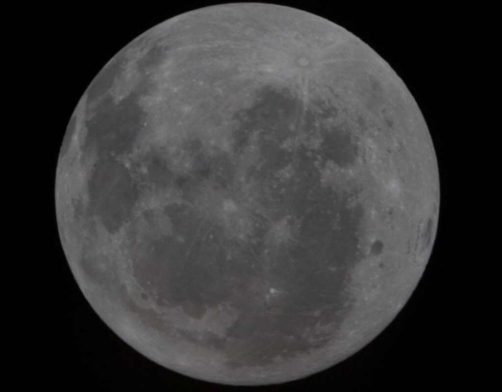 NASA เผยภาพด้านไกลของดวงจันทร์