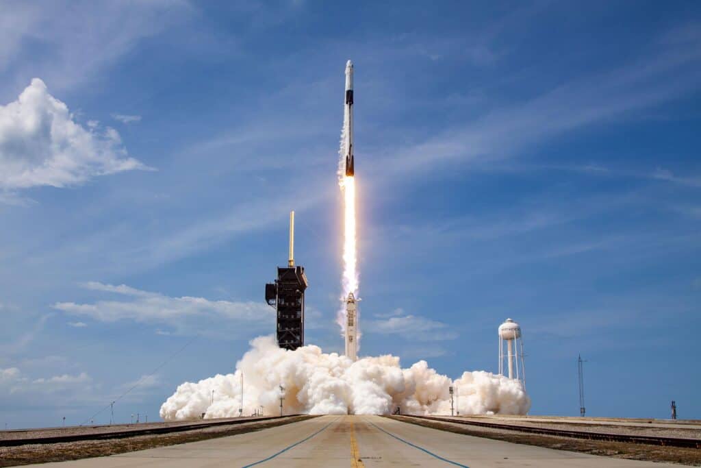 SpaceX เข้าตลาดหุ้น